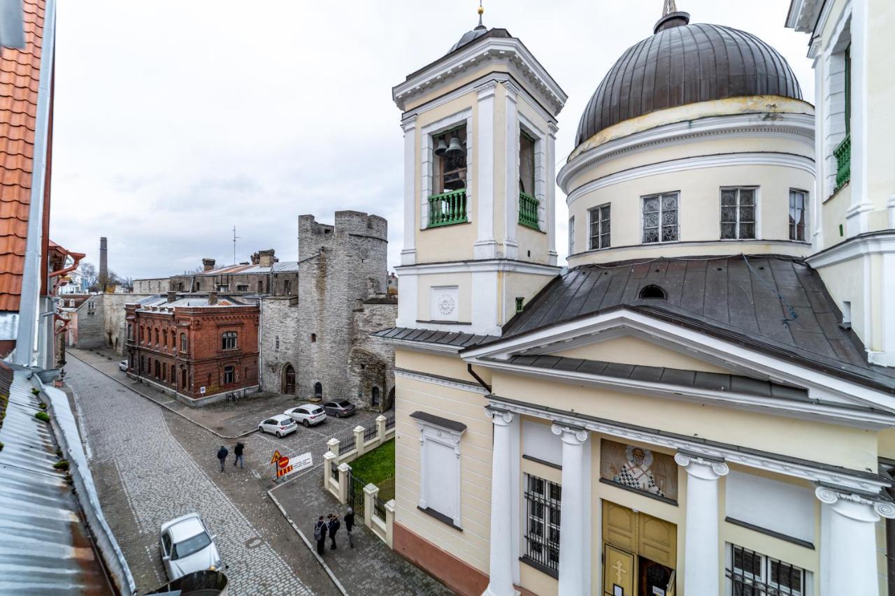 Roofs Of The Old Tallinn Guest House Экстерьер фото