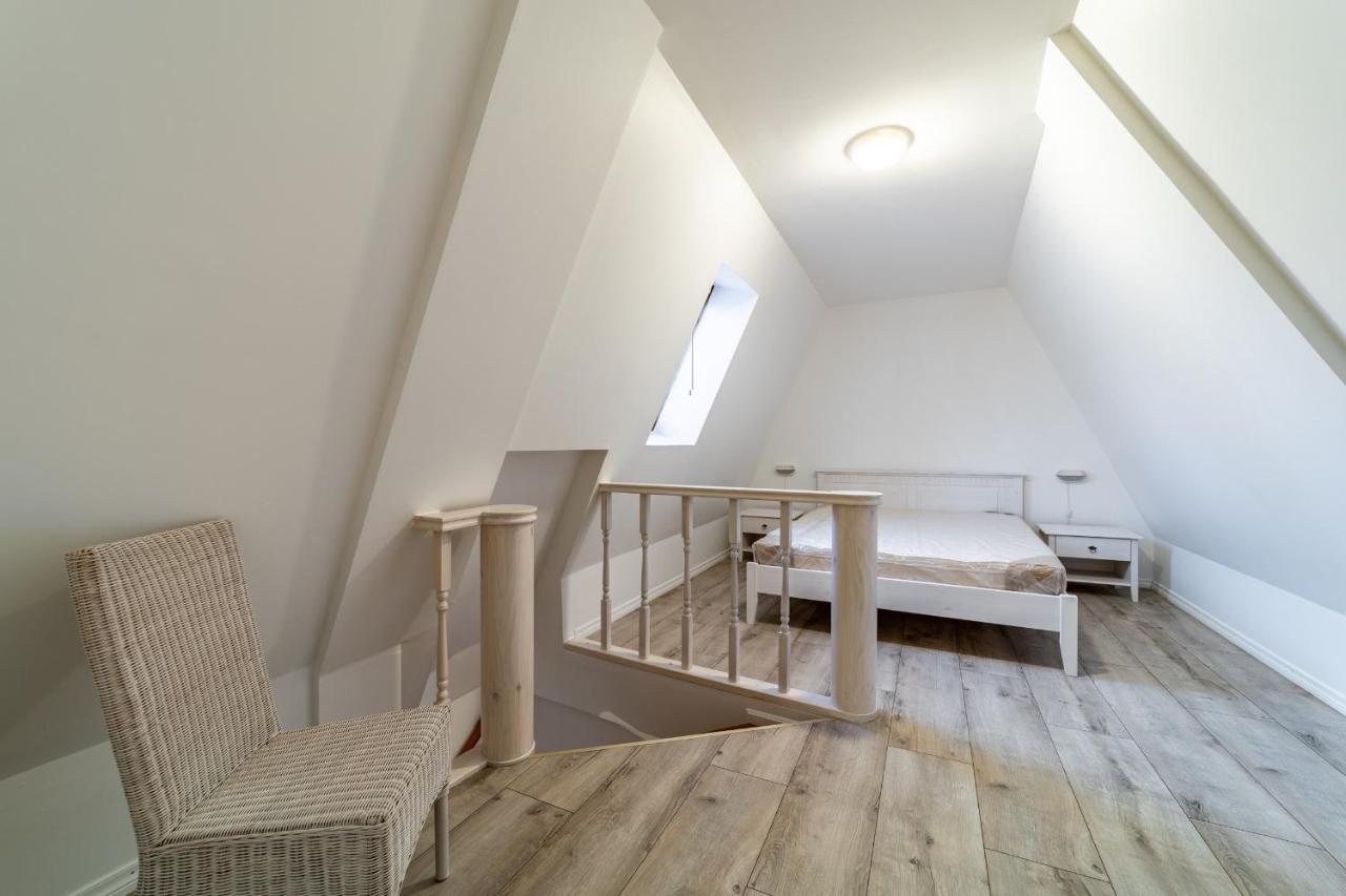 Roofs Of The Old Tallinn Guest House Экстерьер фото