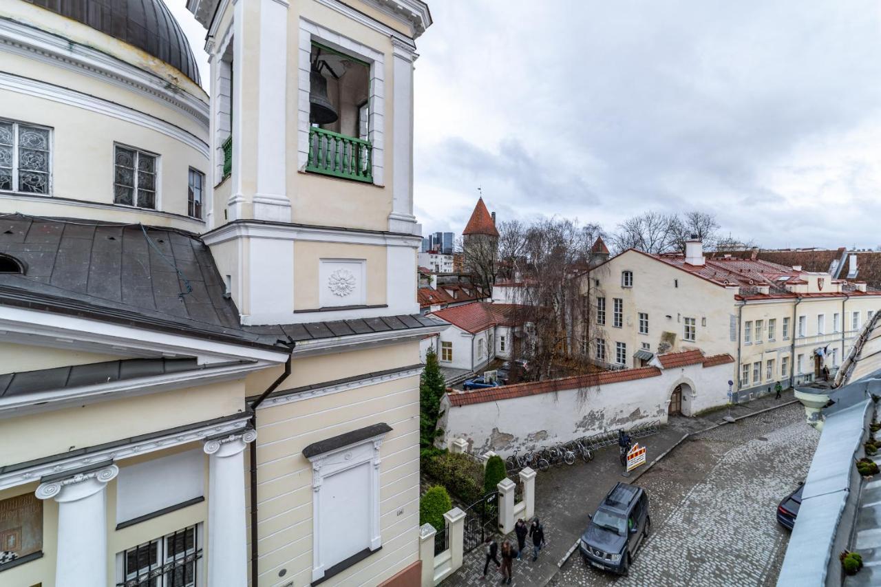 Roofs Of The Old Tallinn Guest House Экстерьер фото